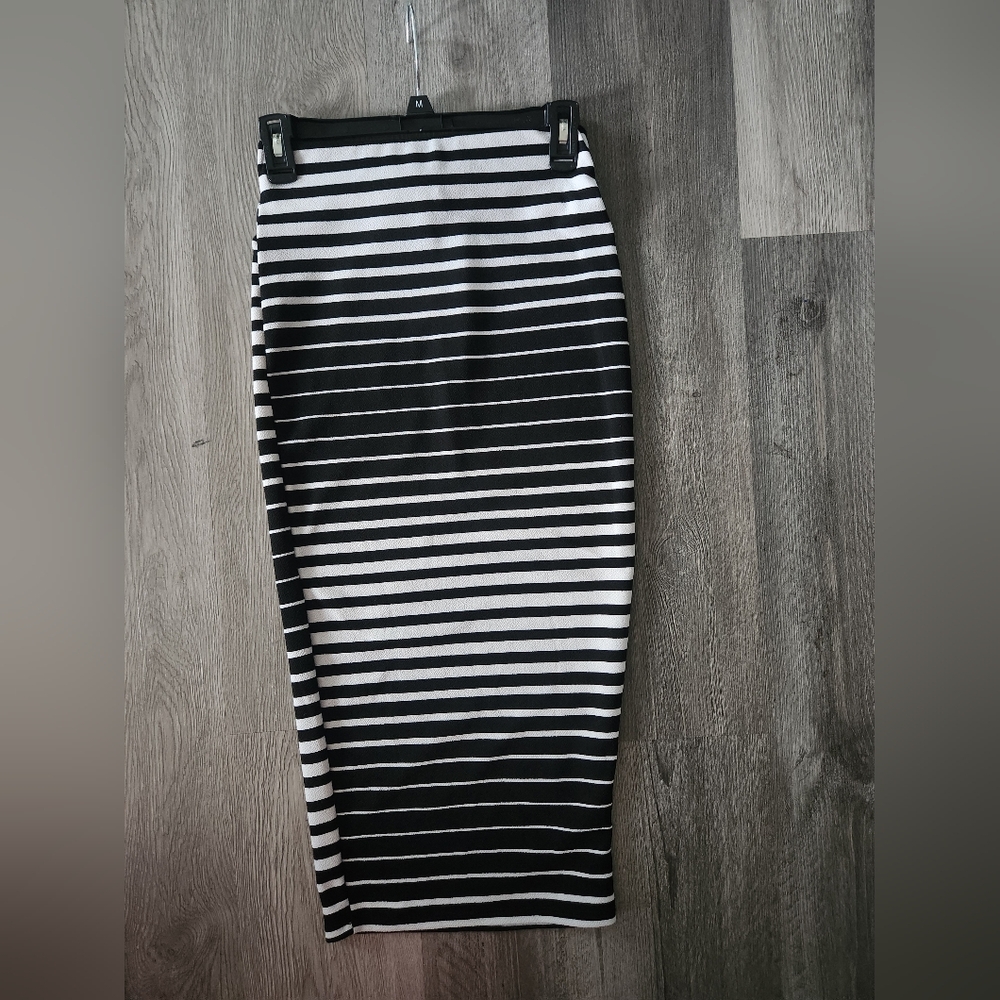 Nicki Minaj pencil skirt